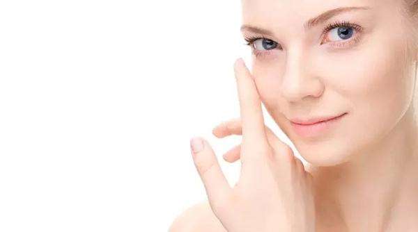 光子嫩肤治疗皮肤暗沉后怎么护理？