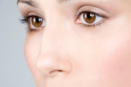 如何避免切开双眼皮手术后留下疤痕?